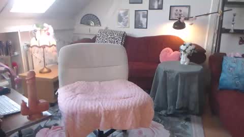 Gina online show from May 28, 10:13 am