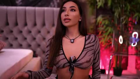 Gina online show from June 5, 8:25 pm