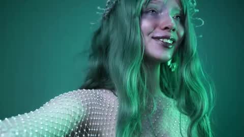        im expecting 350 thumbs up on my altar   online show from April 22, 10:17 pm