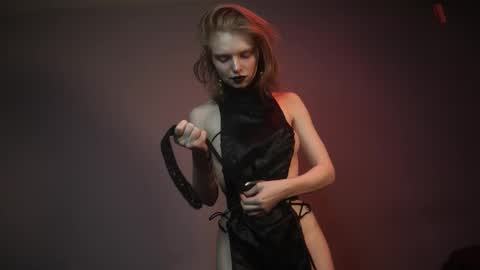        im expecting 350 thumbs up on my altar   online show from February 10, 10:24 pm