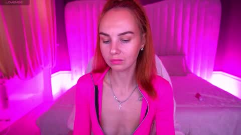 GinegerGazee online show from November 11, 7:43 am