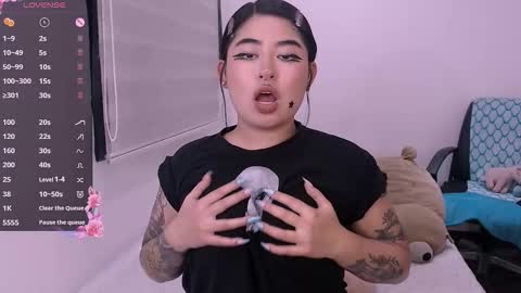 ginmeowuwu online show from November 4, 5:47 pm