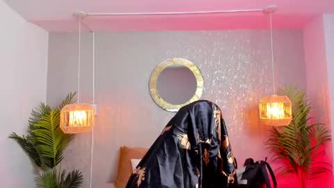 Gio Carangi online show from April 19, 2:34 am