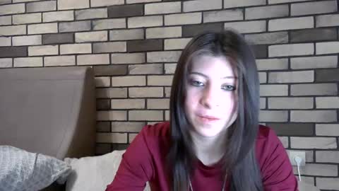 girl_cute007 online show from May 1, 9:31 pm