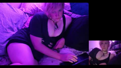 girldell online show from January 14, 2:52 am