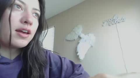 Jasmine online show from July 6, 3:47 pm
