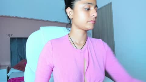 GISELLE ROLDAN online show from September 11, 3:52 am