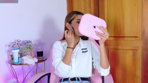 giselleclair online show from February 20, 3:39 am