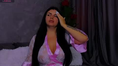 Giulia online show from June 25, 3:25 am