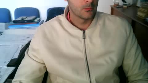 giuseppevai1 online show from April 20, 7:33 am