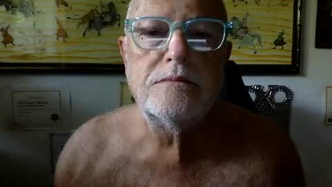 giutomma930394 online show from June 25, 9:14 am
