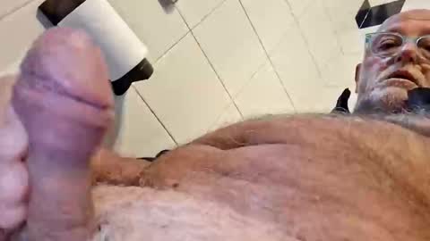 giutomma930394 online show from April 23, 8:00 am