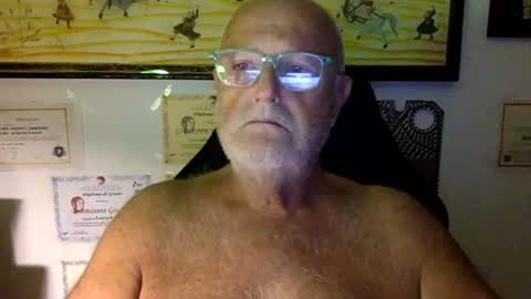 giutomma930394 online show from June 28, 10:28 pm