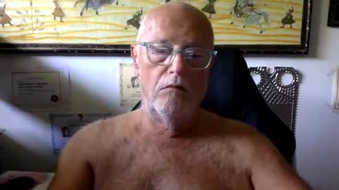giutomma930394 online show from June 26, 9:15 am