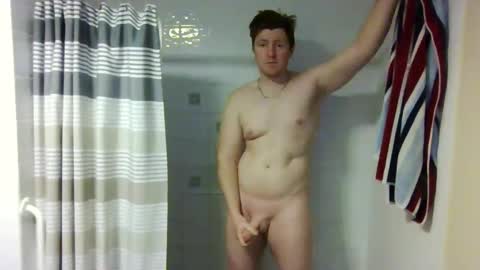 gladi_ online show from April 23, 1:24 pm