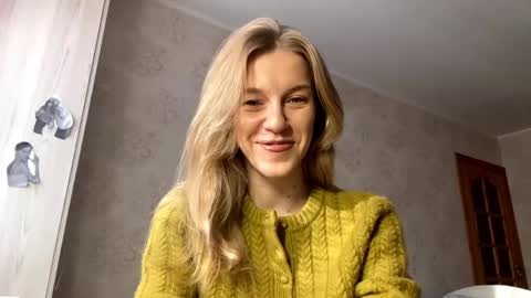 gladyswigg online show from April 12, 3:16 pm