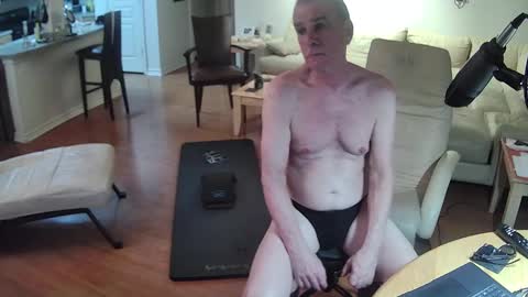 Snapshot of glennbootycam chatting on October 2, 4:22 am glennbitch online show from October 2, 4:22 am