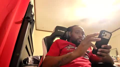 glomightyj online show from July 17, 7:21 am
