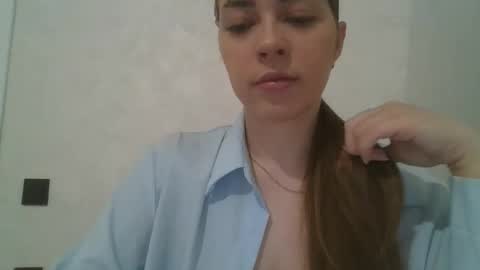 gloria954807 online show from February 4, 9:19 pm