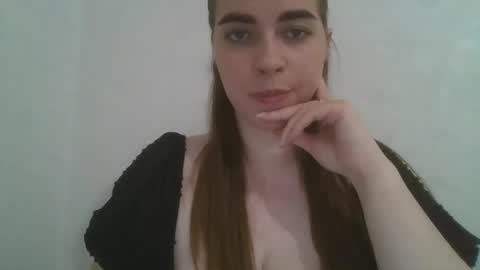 gloria954807 online show from May 21, 9:10 pm