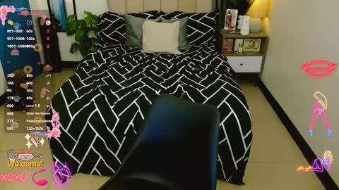 Snapshot of glorious_kim chatting on October 3, 4:43 am Kim - DONT FORGET TO FOLLOW AND GIME THUMBS UP online show from October 3, 4:43 am