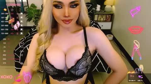 Snapshot of glorious_kim chatting on February 3, 4:04 am Kim - DONT FORGET TO FOLLOW AND GIME THUMBS UP online show from February 3, 4:04 am