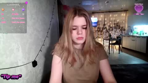  Roxy  online show from January 4, 4:11 pm