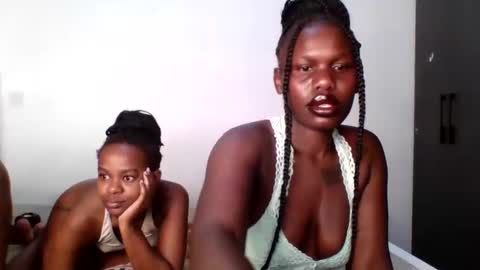 glossybabe77 online show from March 4, 6:49 pm