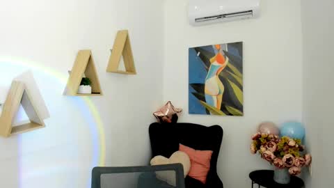 Mila online show from June 6, 6:25 pm