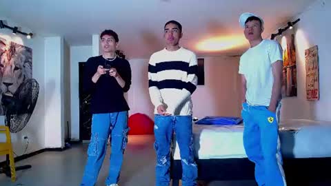 THOMAS AND DAMIAND online show from June 28, 5:03 am
