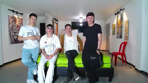 THOMAS AND DAMIAND online show from November 21, 6:28 pm