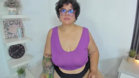 Aretha online show from April 11, 3:11 am