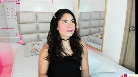 Mia online show from April 2, 3:14 am