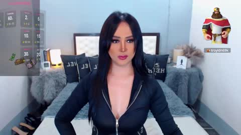 Nicole online show from January 24, 8:00 pm