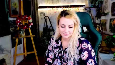 Angela online show from February 9, 5:01 pm