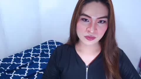 QUEEN JANE online show from March 21, 9:52 pm