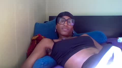 Snapshot of goddexx_kii chatting on October 5, 6:48 pm goddexx_kii online show from October 5, 6:48 pm