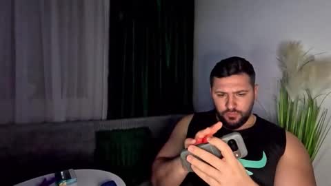 gold_alpha_boy online show from January 16, 10:19 pm