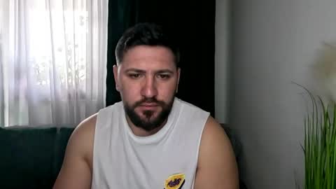 gold_alpha_boy online show from April 18, 7:43 am