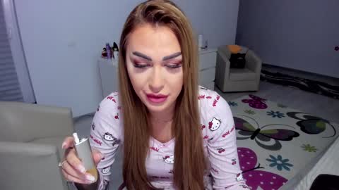 Nicole.. online show from February 8, 4:36 am