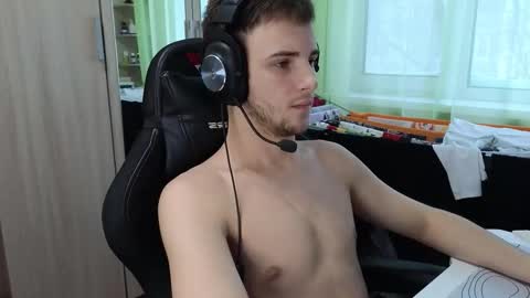 Golden boyyy21 online show from January 9, 9:15 am