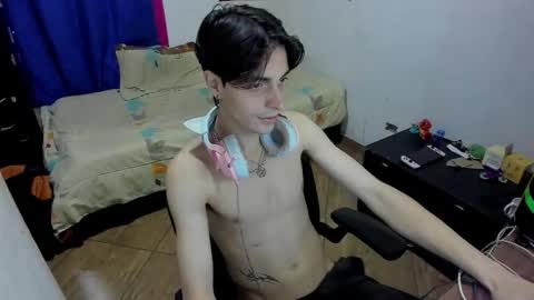 Jmmmm online show from December 2, 5:04 am