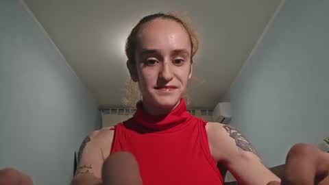 Layla online show from June 9, 4:17 pm