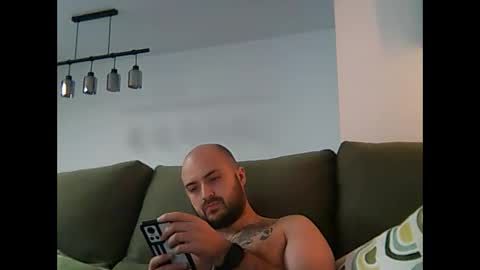 goldenspainboy online show from December 5, 7:55 pm