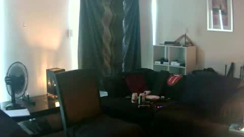 goldyguy011 online show from February 20, 1:49 am