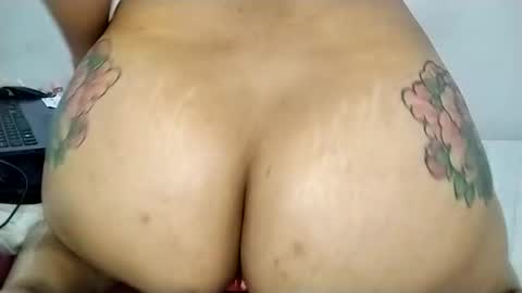 Snapshot of gonul_aslanbey chatting on December 3, 4:31 am gonul aslanbey online show from December 3, 4:31 am