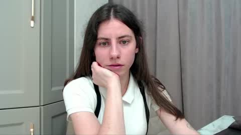 Elizabeth Effie online show from July 28, 6:20 pm