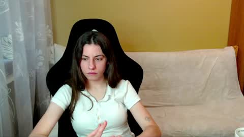 Elizabeth Effie online show from July 2, 5:18 pm