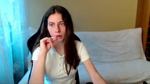 Elizabeth Effie online show from July 1, 3:31 pm
