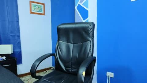 Goodgirlxxxl online show from April 14, 12:14 am